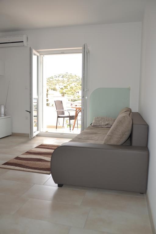 House With Sea View Apartment Drage Exterior photo